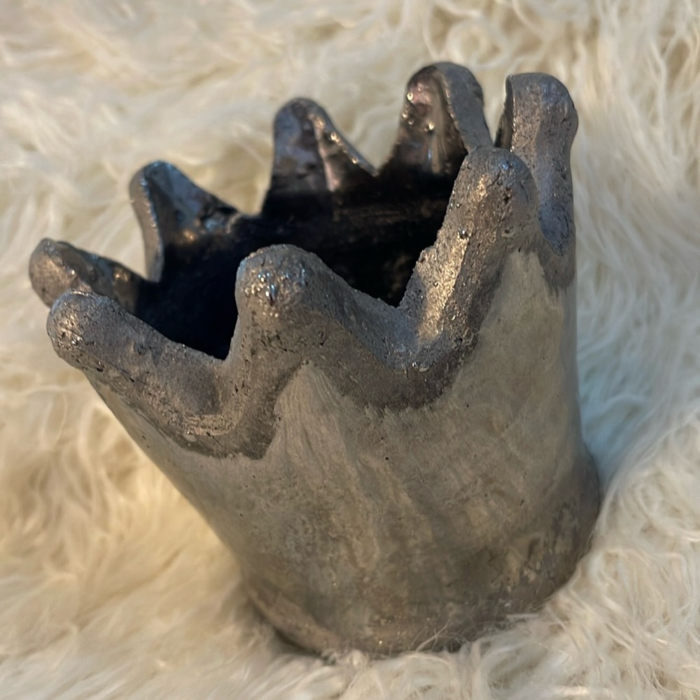 Ceramic Crown - Picture 2 of 4
